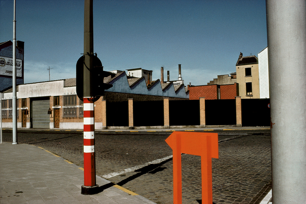 Harry-Gruyaert-Brussels1981-Mide-TrainStationDistrict