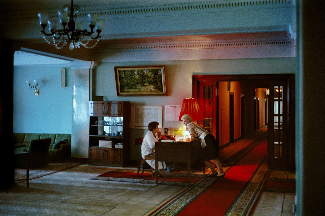 Harry-Gruyaert-HotelUkraineMoscouRussia1989-Magnum