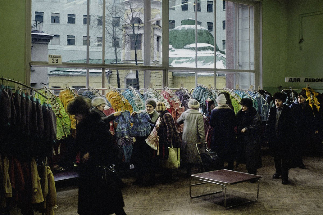 HurryGruyaert-GUMdepartmentstore-Moscow-Russia1989