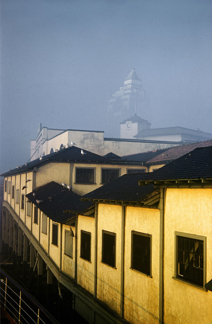 FredHerzog-CPRPierAndMarineBuilding1953