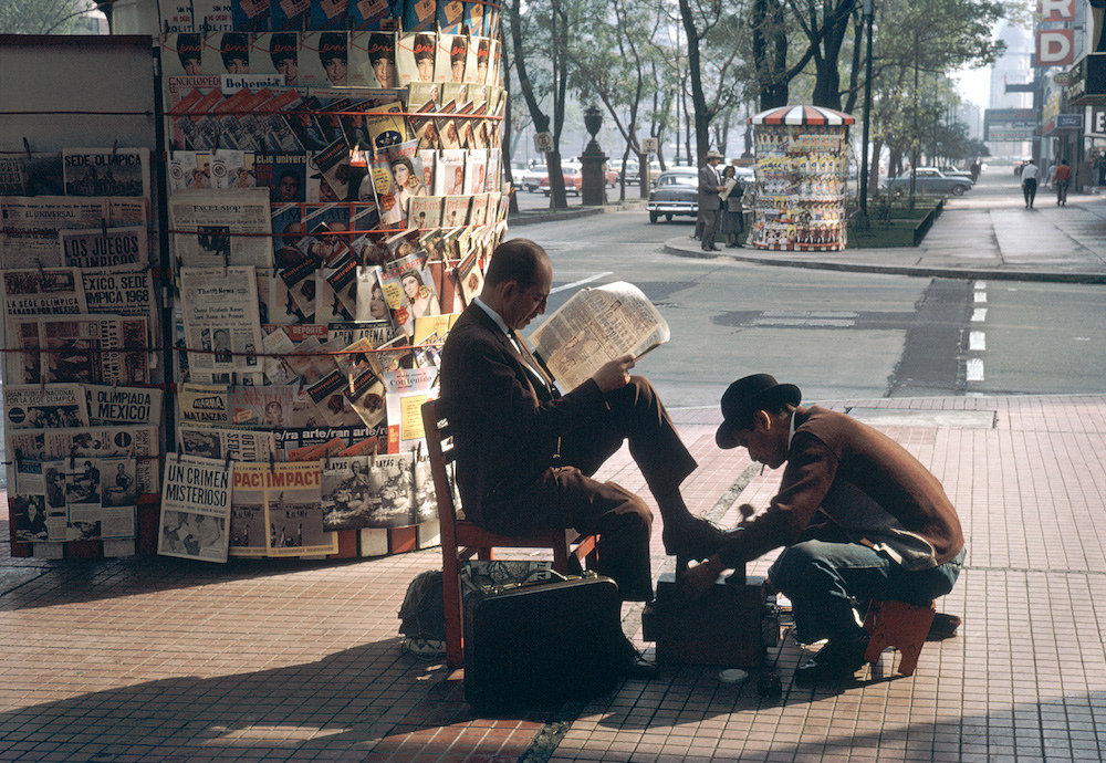 FredHerzog-MexicoCityShoeShine1963