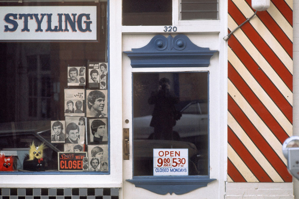 FredHerzog-StylingBarberShop1976