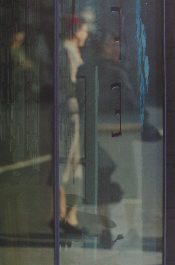 SaulLeiter-WalkingNewYork1956